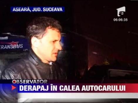 O masina a derapat din cauza ninsorii in fata unui autocar