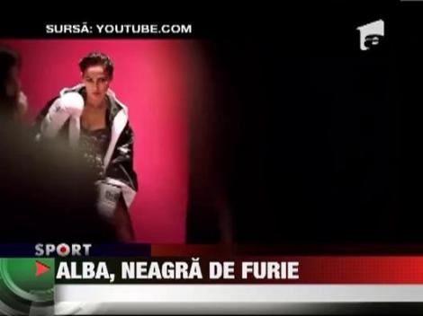 Jessica Alba, in ring cu o matahala de 100 de kilograme!