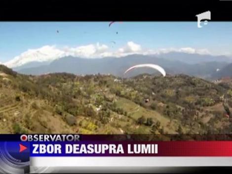 Romanii au cucerit acoperisul lumii cu parapanta