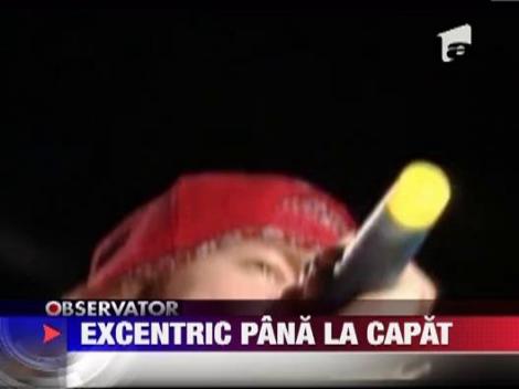 Axl Rose continua sa iasa din tipare