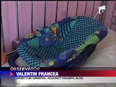 O tanara cu probleme psihice a nascut singura intr-o toaleta