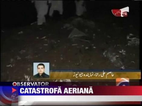 Un avion cu 127 de pasageri la bord s-a prabusit in Pakistan