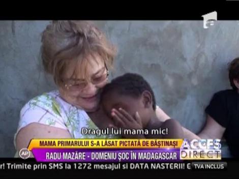 Mama lui Mazare s-a lasat pictata pe fata in Madagascar