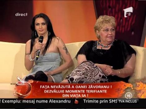 Oana Zavoranu, cu rochie in forma de prosop