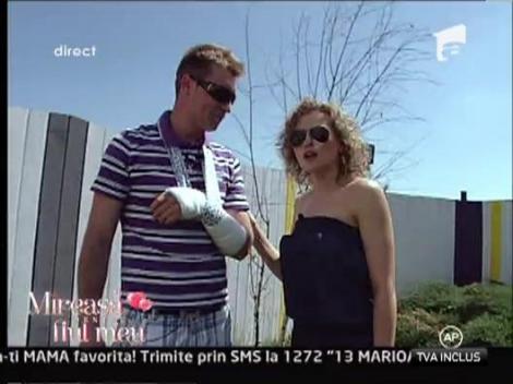 Ionut si-a rupt mana!