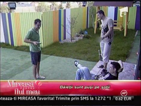 Baietii isi fac farse intre ei