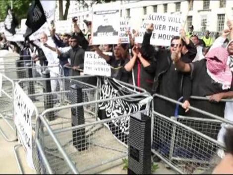 Osama Bin Laden este vazut ca un sfant