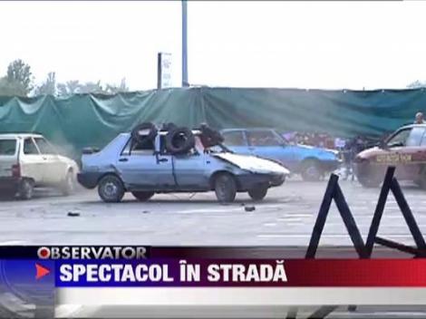 Spectacol la Craiova cu masini in flacari si drifturi periculoase