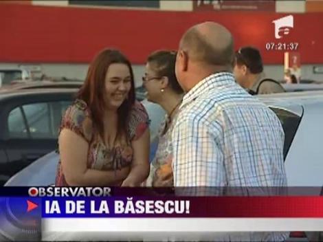 Traian Basescu, la cumparaturi de de ziua barbatului