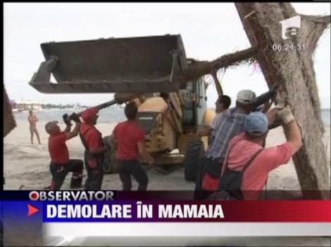 Demolari pe plaja din Mamaia