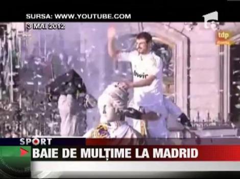 Atletico Madrid a facut parada cu trofeul castigat in Romania