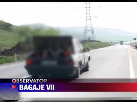 A inghesuit patru copii in portbagaj