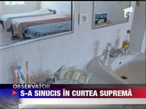 Un barbat s-a sinucis in cladirea Inaltei Curti de Casatie si Justitie