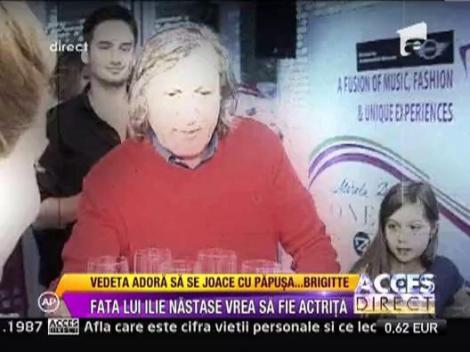 Ilie Nastase adora sa se joace cu papusa... Brigitte