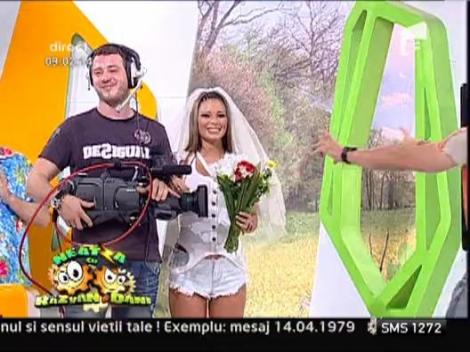 Roxana Vancea a prins buchetul miresei