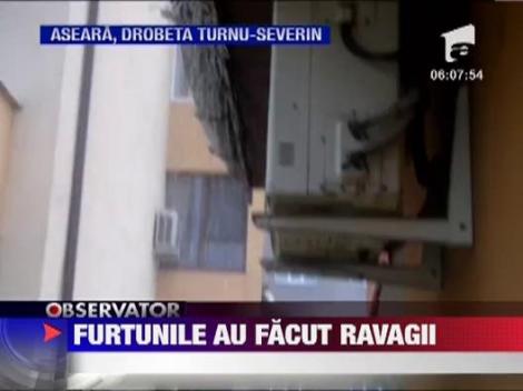Furtunile au facut ravagii in mai multe localitati din tara