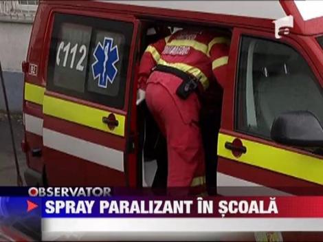 16 elevi au ajuns la spital din cauza unui spray paralizant