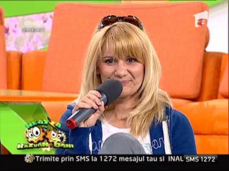 Nicola, obsedata de Facebook