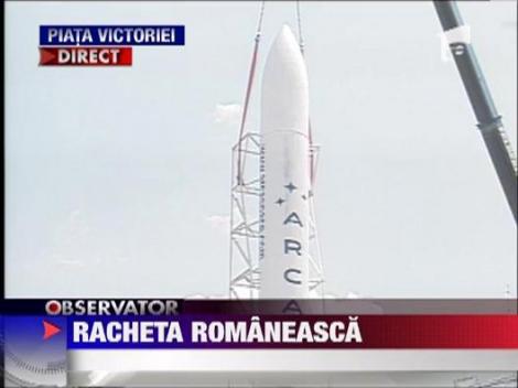 Racheta expusa in Piata Victoriei din Capitala