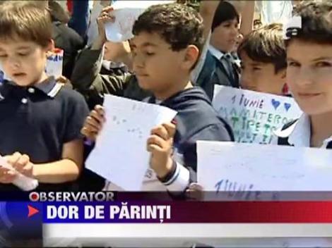 Mii de copii le-au cerut parintilor sa stea mai mult timp cu ei