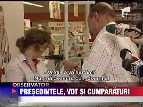 Traian Basescu, la cumparaturi. "Cam multe incidente la sectiile de votare"