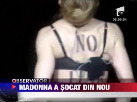 Madonna a socat din nou! Si-a aratat posteriorul in timpul unui concert la Roma