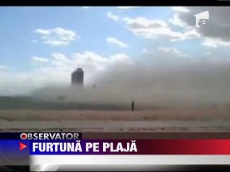 Furtuna pe o plaja din Barcelona