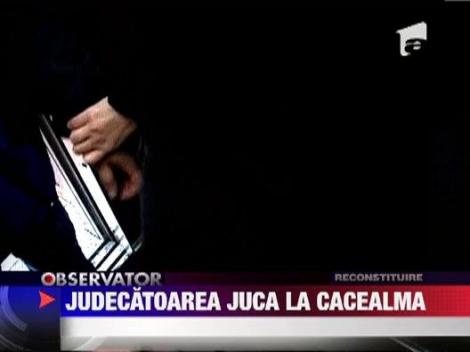 Judecatoarea Carmen Mladen isi santaja amantul cu fotografii imaginare