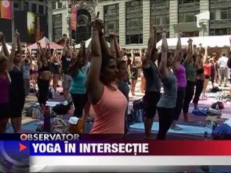 New York: Lectii de yoga in Times Square