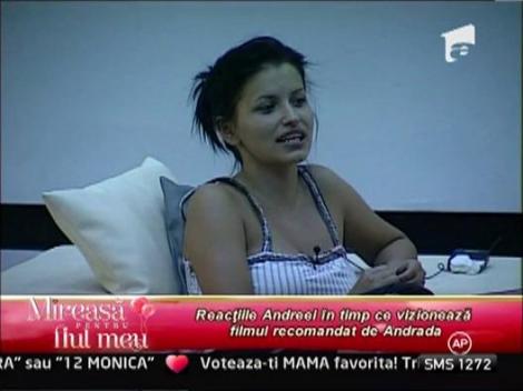 Concurentii urmaresc un film recomandat de Andrada