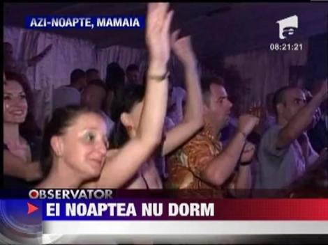 Nopti albe la malul marii