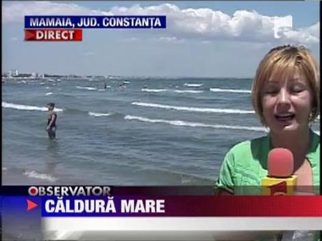 Romanii fug de canicula. Litoralul, plin de turisti
