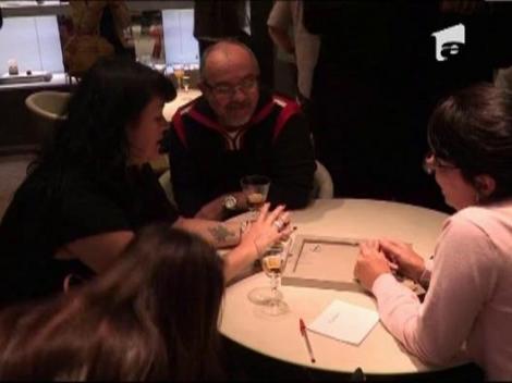 Produsele de lux sunt expuse pe tavi intr-un mall brazilian de lux