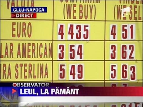 Leul, in cadere libera pe fondul tensiunilor politice - Nou maxim istoric!