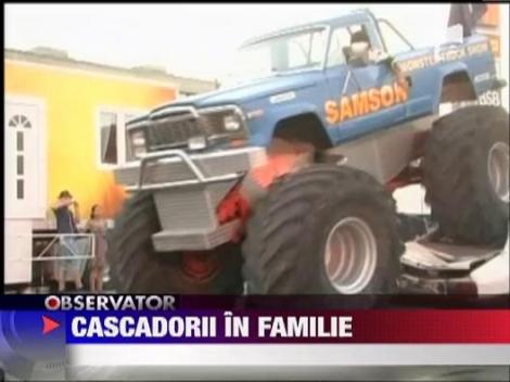 Membrii unei familii de cascadori din Germania au facut spectacol la Iasi