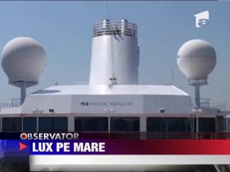Replica navei "Pacific Princess, musafir in Portul din Constanta