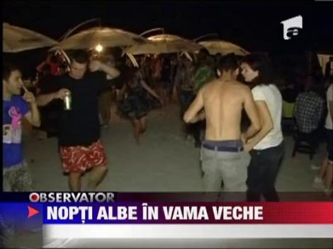 Nopti albe in Vama Veche. Tinerii au petrecut pana in zorii zilei