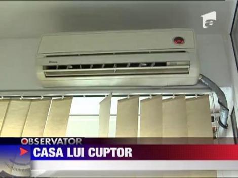 Canicula transforma apartamentele in cuptoare: 50 de grade Celsius, la ultimul etaj