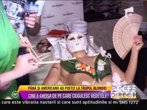 O blonda celebra din Romania, acoperita cu sushi! Iti dai seama cine e?