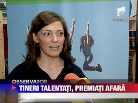 Tineri talentati, premiati afara