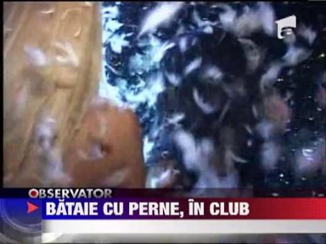 Bataie cu perne intr-un club de fite din Constanta