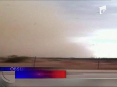 O furtuna de nisip a 'inghitit' orasul american Phoenix