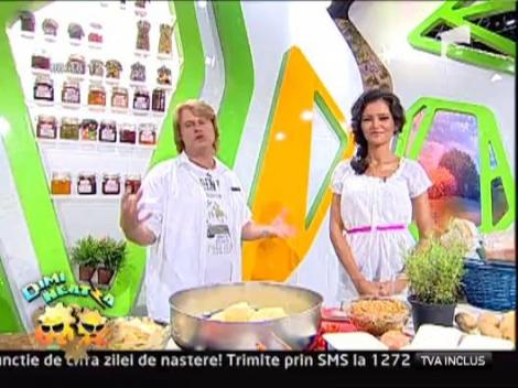 Supa crema de cartofi cu branzeturi si somon afumat