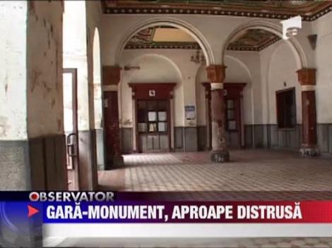 Nepasare: Gara-monument de la Itcani sta sa cada