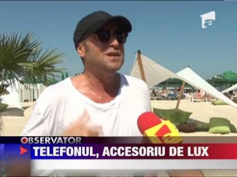 Telefoane pe post de accesorii de lux