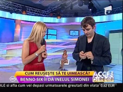 Benno Six ii da inelul Simonei!