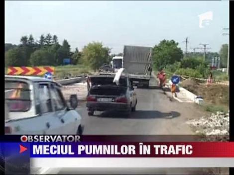 Fotbalistul Marius Niculae si managerul de la FC Vaslui au transformat strada in ring de box!