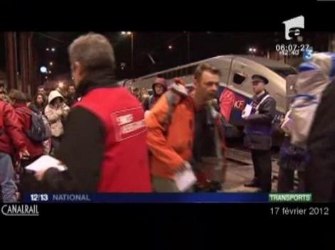 Cinci romi au jefuit Orlyval-ul: Metroul parizian a ramas fara cabluri