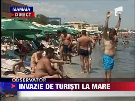 Invazie de turisti la mare