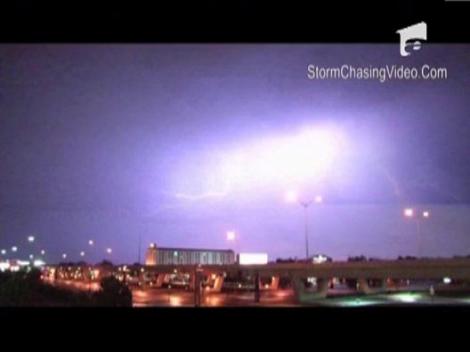 Spectacolul de fulgere si trasnete